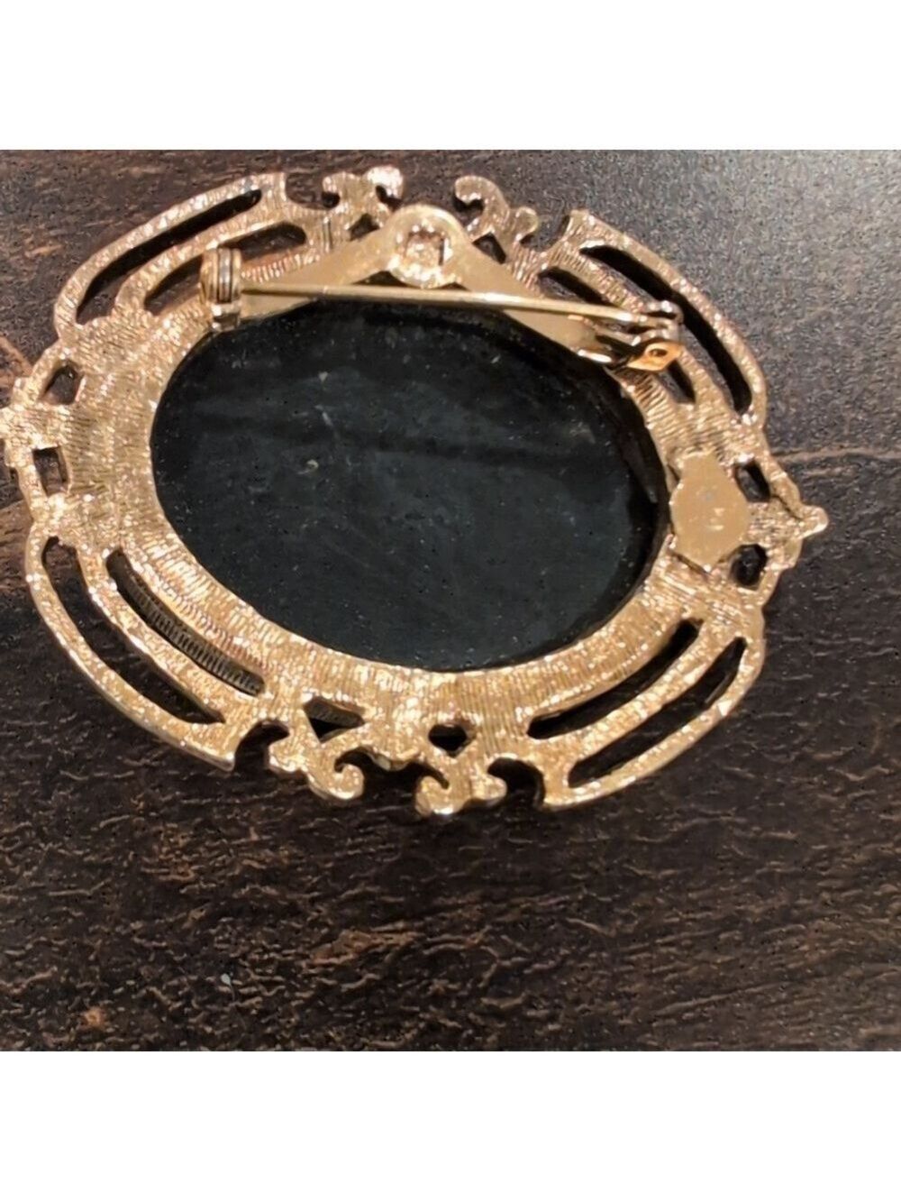 Vintage Cameo Brooch with Gold Tone Frame, Colors Black White Gold - Picture 3 of 4